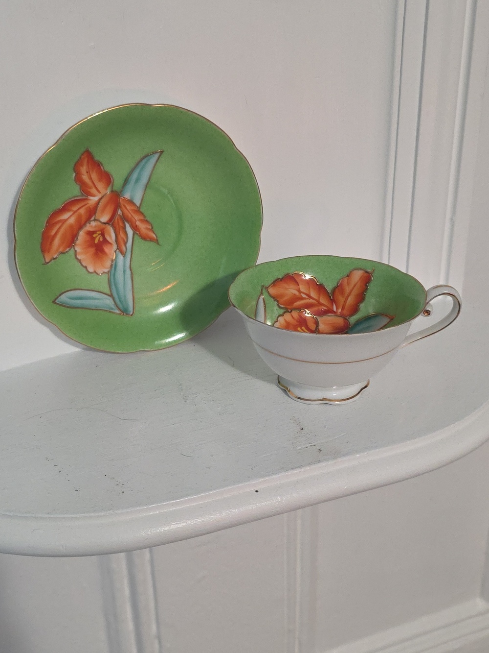 Beautiful Collectable Castle Japan 24k Around Floral Pattern